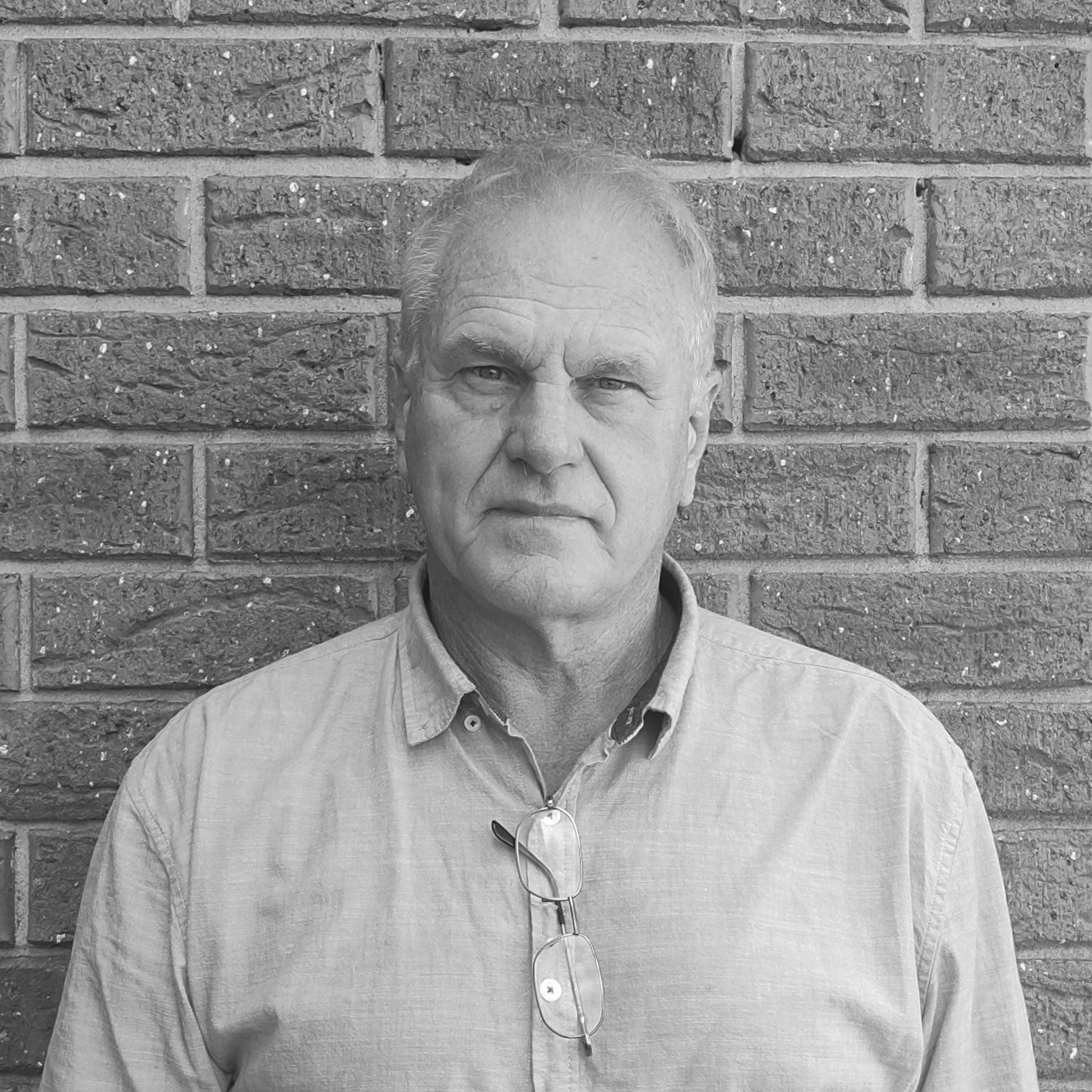 Albert De Boer – founder of Forever Shining, expert in custom bronze plaques and memorial design